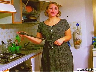 Housewife Blowjob Stranger Transmitted to 1950's!