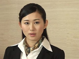Mio Kitagawa De Hotel Worker zuigt een haan van een klant
