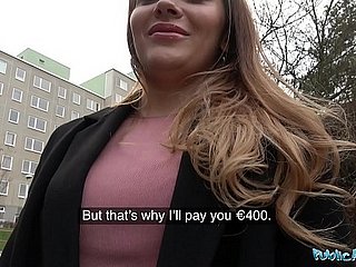 Agente público Russian Shaven Pussy follada por dinero en efectivo