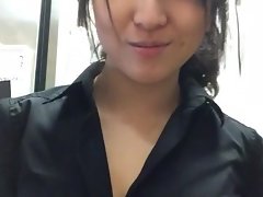 gadis Korea berkelip di tempat kerja