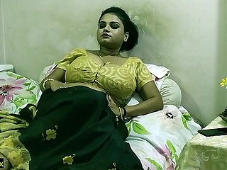 Indian Collage Boy Closely guarded Sex z pięknym Tamilskim Bhabhi !! Najlepszy seks w Saree Hasten Viral
