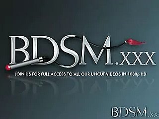 BDSM XXX Unpractised Chick findet sich schutzlos
