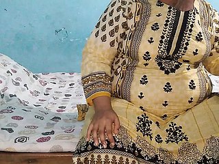 Varlet vecino Pakistani Desi Hot Aunty Ki Chudai - Aria Mia (Hindi Coda Cudi)