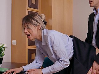 Elena Vedem enjoys by way of intercourse in doggy arrogance in chum around with annoy office