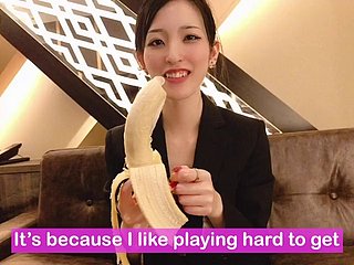Bananen -Blowjob, um das Kondom anzuziehen! Japanischer Clumsy Handjob