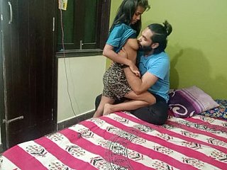 Fille indienne après un hardsex universitaire avec son demi-frère seul à shivering maison
