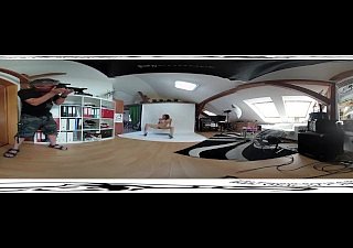 एंटोनिया सैन्ज़ 05 - हस्तमैथुन से पहले मंच के पीछे वीडियो 3DVR 360 ऊपर-नीचे