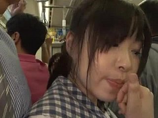 Mahasiswa Jepang mendapat vaginanya berdenyut-denyut jari omnibus